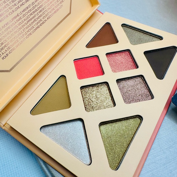 NEW! ATHR BEAUTY Desert Sunset Eyeshadow Palette - Picture 3 of 15